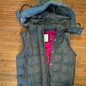 American Eagle Puff Vest